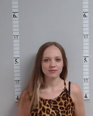 Booking photo of Sheyenne Kay Mills
